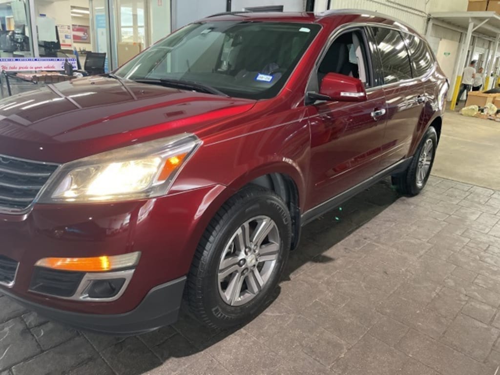 Used 2017 Chevrolet Traverse LT SUV