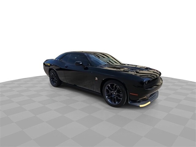 2023 Dodge Challenger R/T Scat Pack photo 2