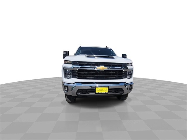 2025 Chevrolet Silverado 2500HD LT photo 3