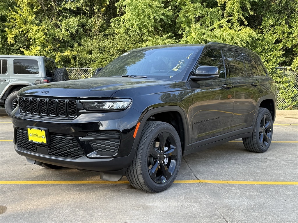 New 2025 Jeep Grand Cherokee ALTITUDE X 4X2 Sport Utility