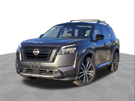 2023 Nissan Pathfinder Platinum SUV