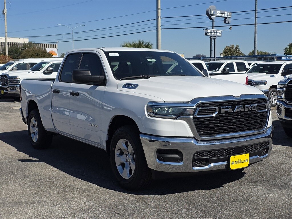 2025 Ram 1500 Tradesman photo 2