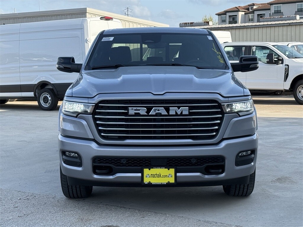2025 Ram 1500 Laramie photo 3
