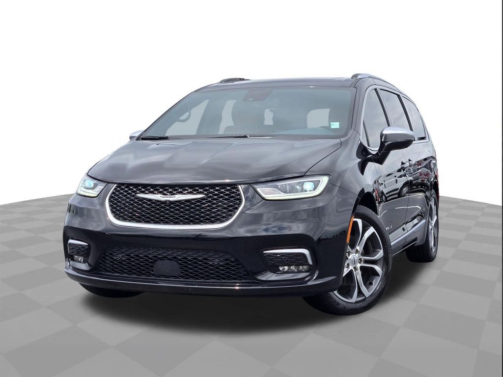 2024 Chrysler Pacifica Pinnacle's photo