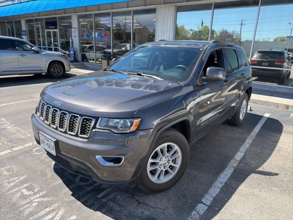 Used 2018 Jeep Grand Cherokee Laredo E SUV