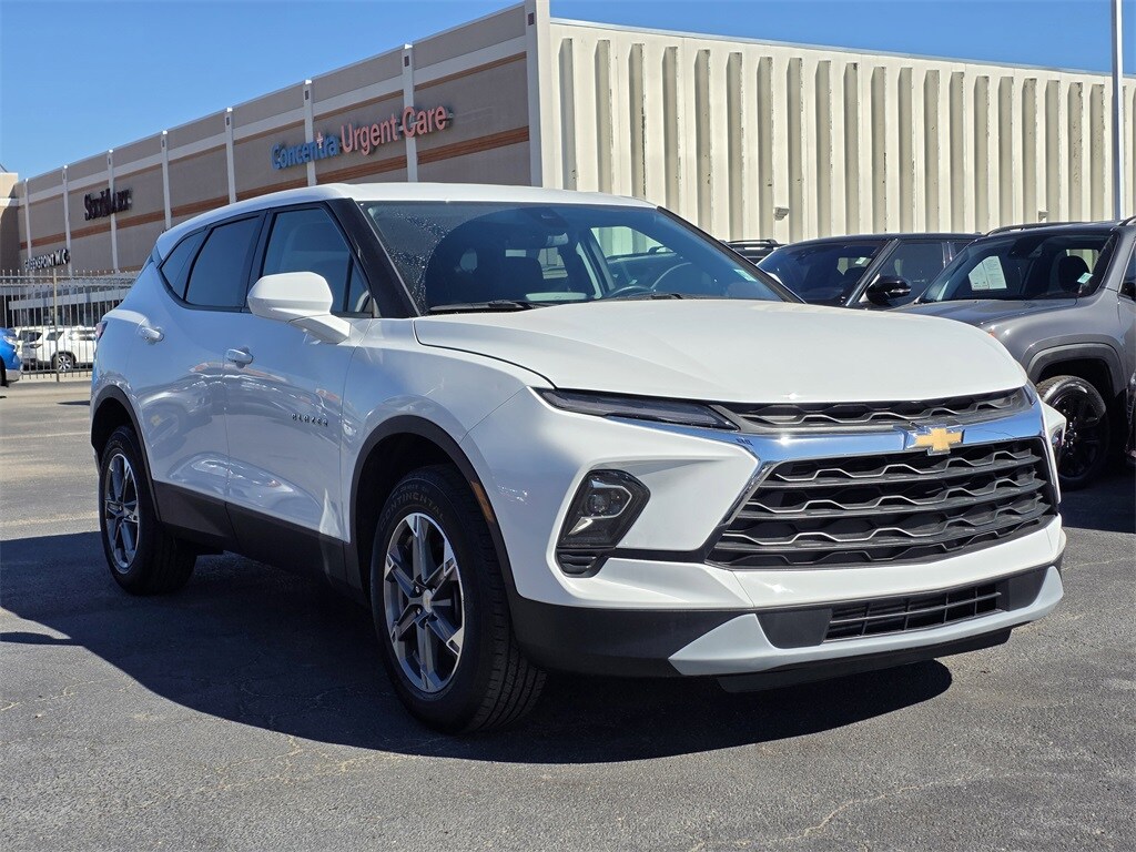 2024 Chevrolet Blazer 2LT photo 3