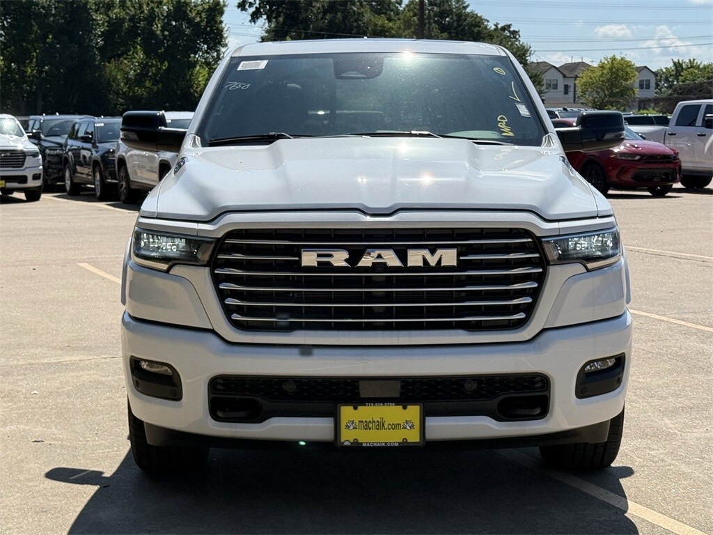 2025 Ram 1500 Laramie photo 3
