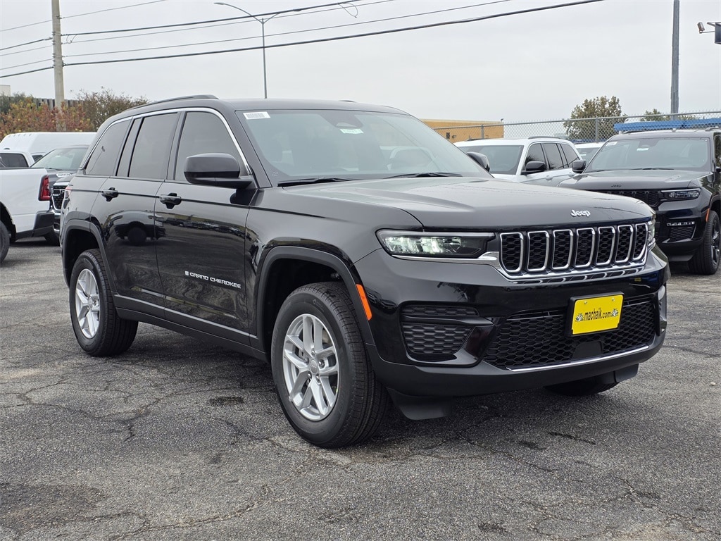 New 2025 Jeep Grand Cherokee LAREDO X 4X2 Sport Utility