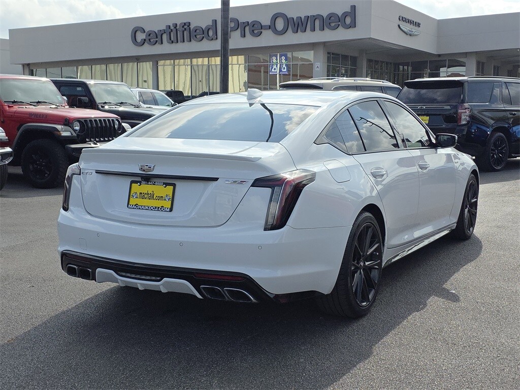 2023 Cadillac CT5 V photo 4