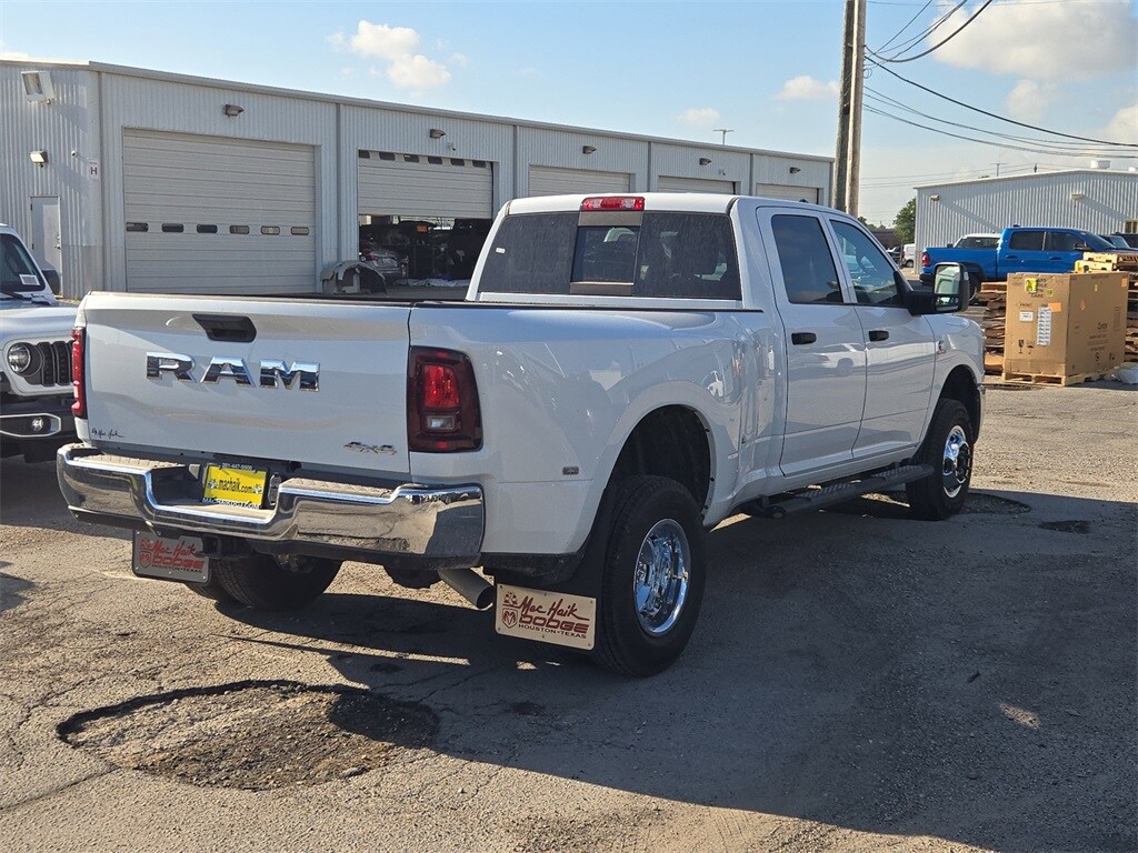 2026 Ram 3500 Tradesman photo 2