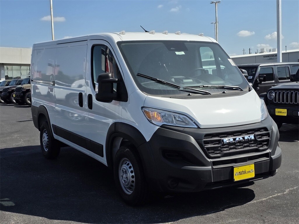 New 2025 Ram ProMaster PROMASTER 1500 TRADESMAN CARGO VAN LOW ROOF 136' W Cargo Van