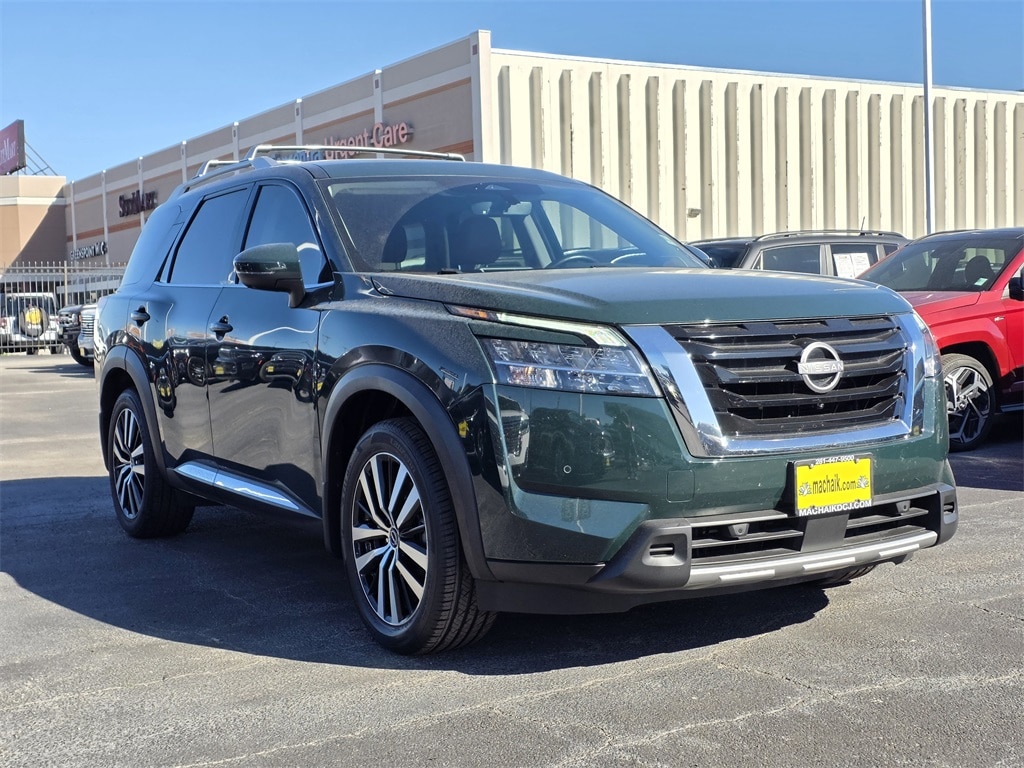 Used 2024 Nissan Pathfinder Platinum SUV