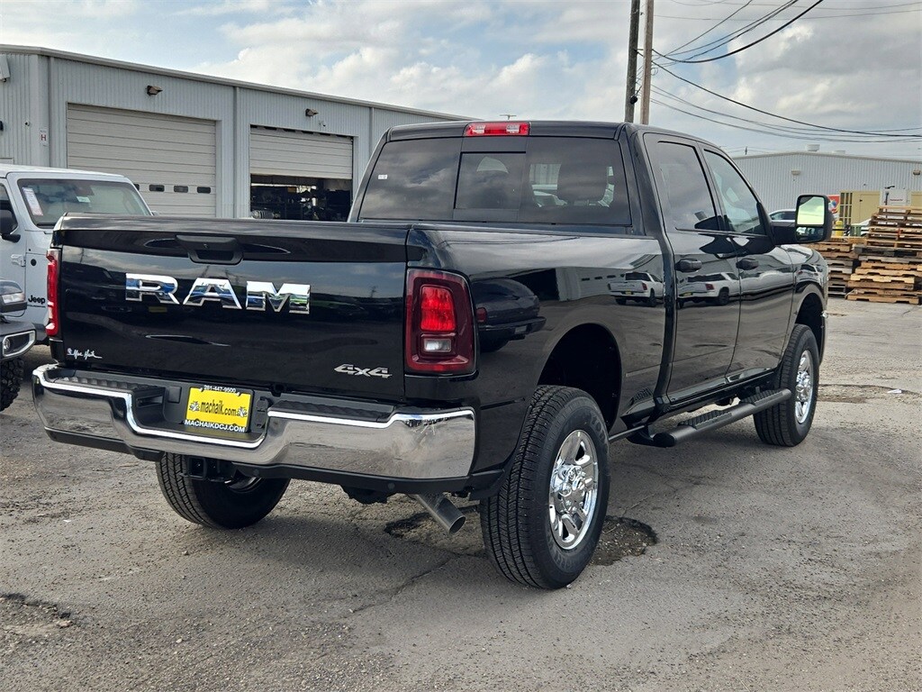 2026 Ram 2500 Tradesman photo 2