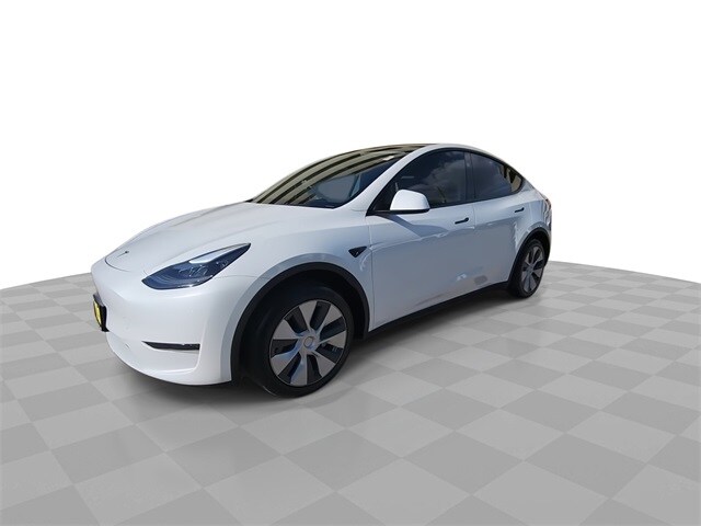 2024 Tesla Model Y Standard Range photo 4