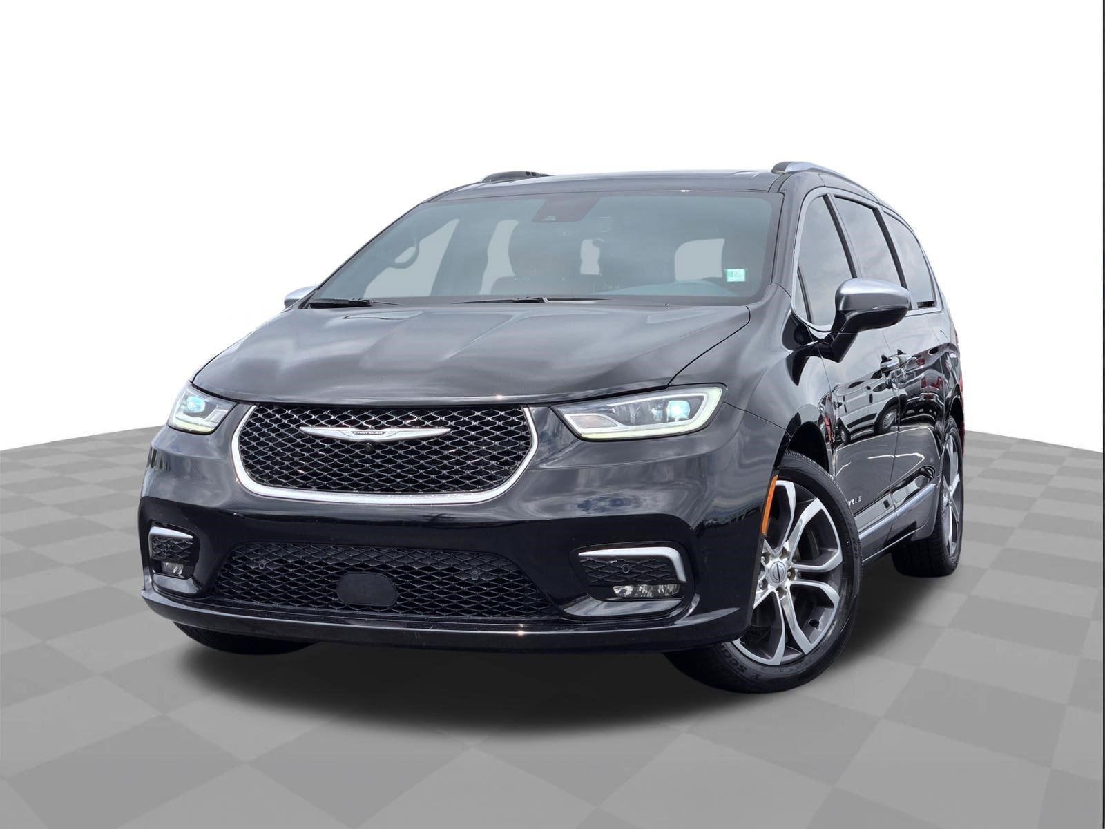 2024 Chrysler Pacifica Pinnacle's photo