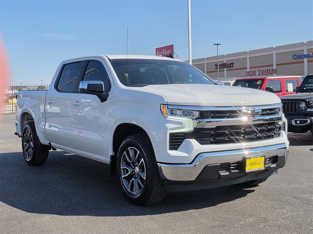 2025 Chevrolet Silverado LT photo 3
