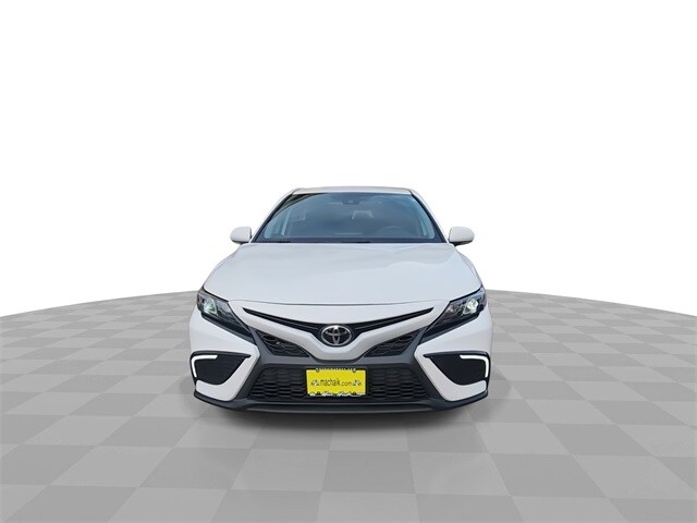 2024 Toyota Camry SE photo 3