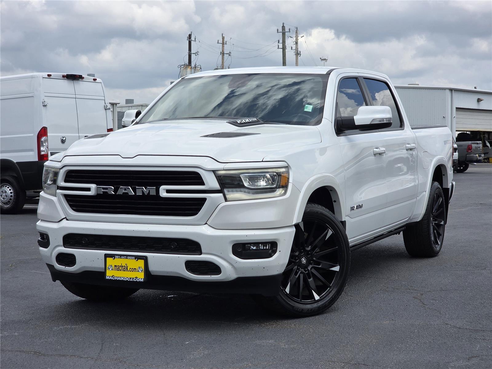 2019 RAM 1500 Laramie 4x4 Crew Cab 5'7's photo