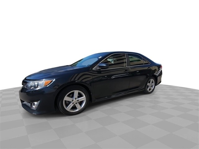 2014 Toyota Camry SE photo 3