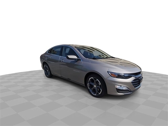 2023 Chevrolet Malibu 1LT photo 2