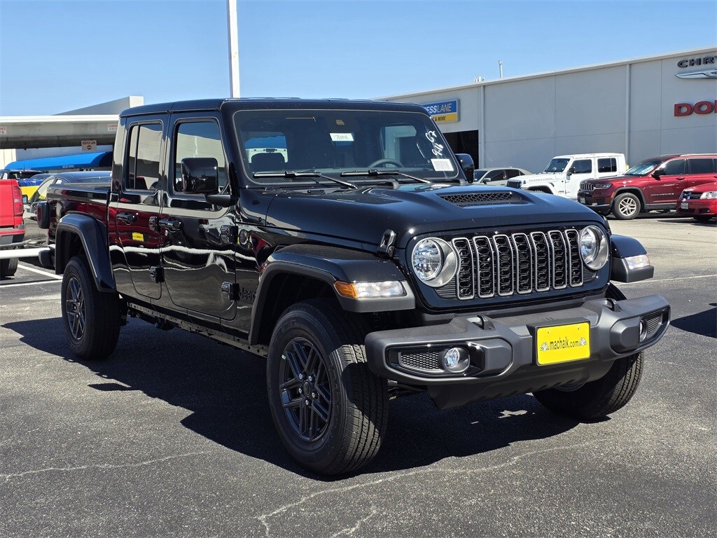 New 2025 Jeep Gladiator SPORT S 4X4 Pickup