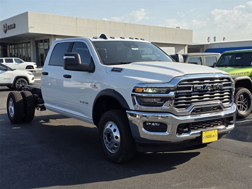 New 2025 Ram 3500 Chassis Cab 3500 BIG HORN CREW CAB CHASSIS 4X4 60' CA Pickup
