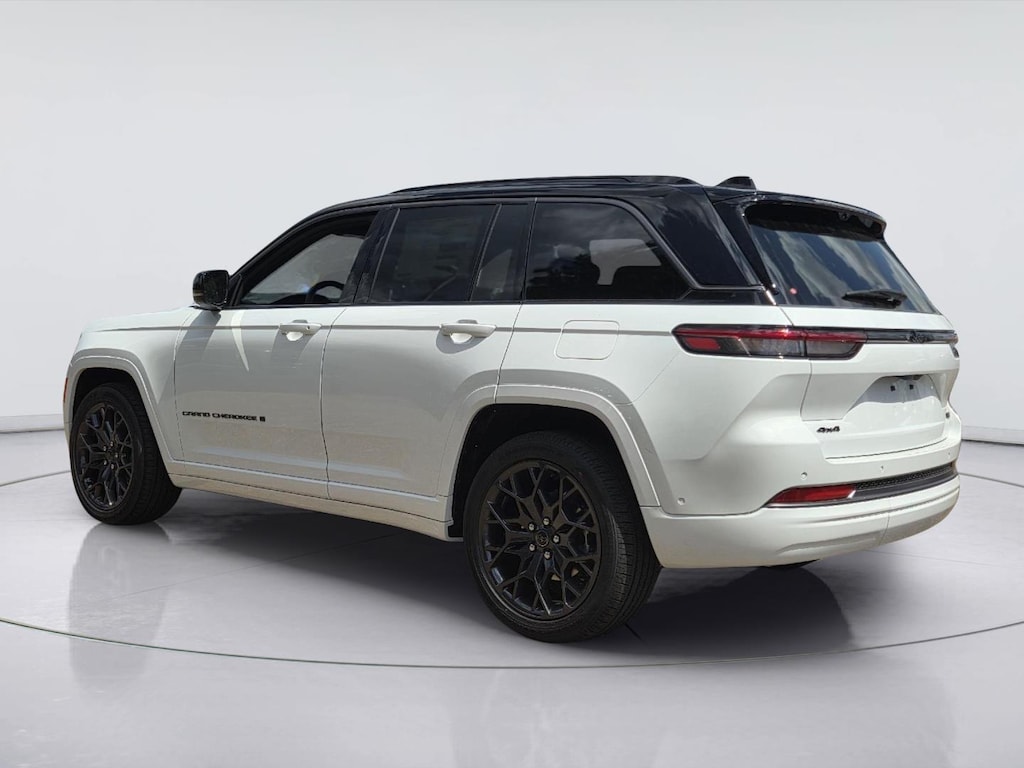 New 2027 Jeep Grand Cherokee Summit SUV