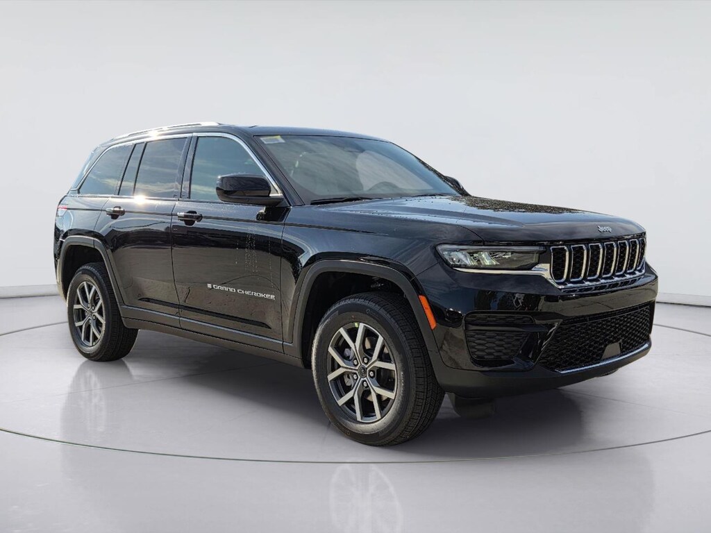 New 2027 Jeep Grand Cherokee Laredo SUV