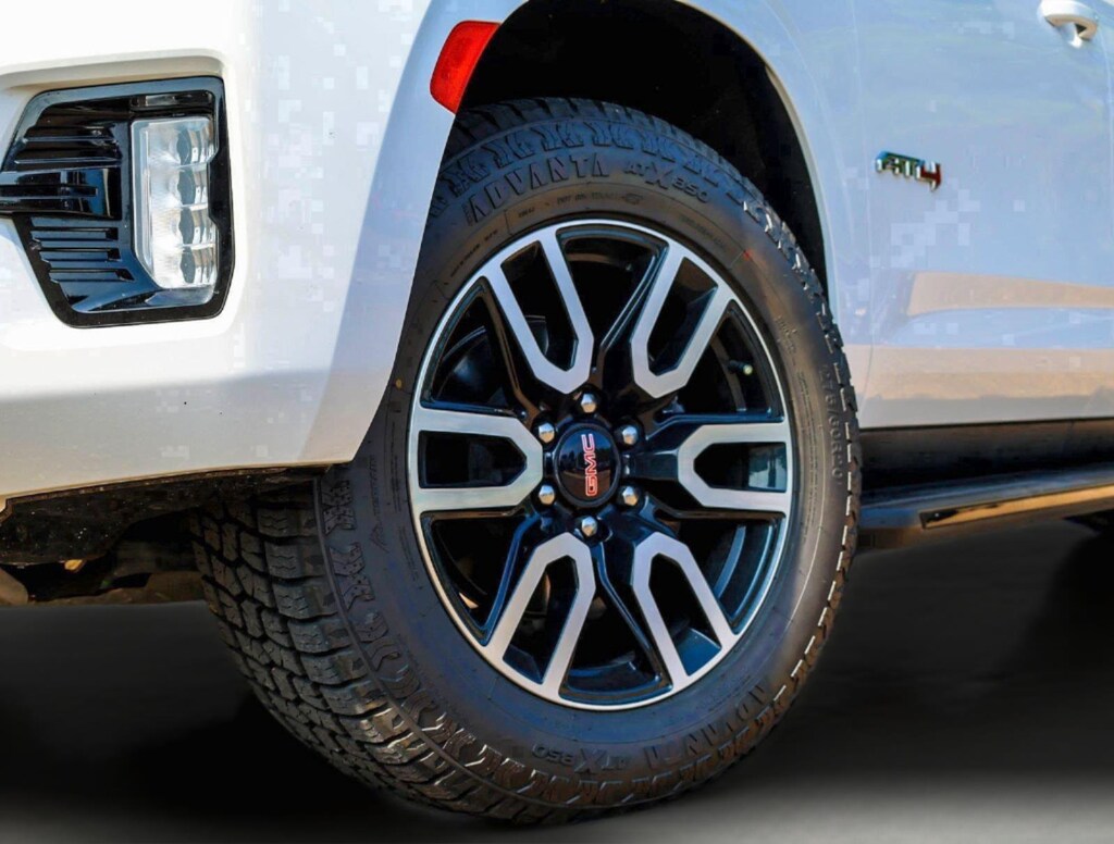 Used 2024 GMC Yukon AT4 SUV