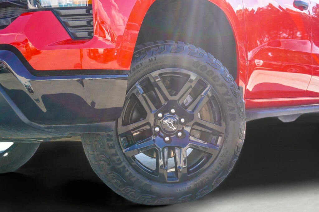 Used 2025 Chevrolet Silverado 1500 Custom Trail Boss Truck Crew Cab