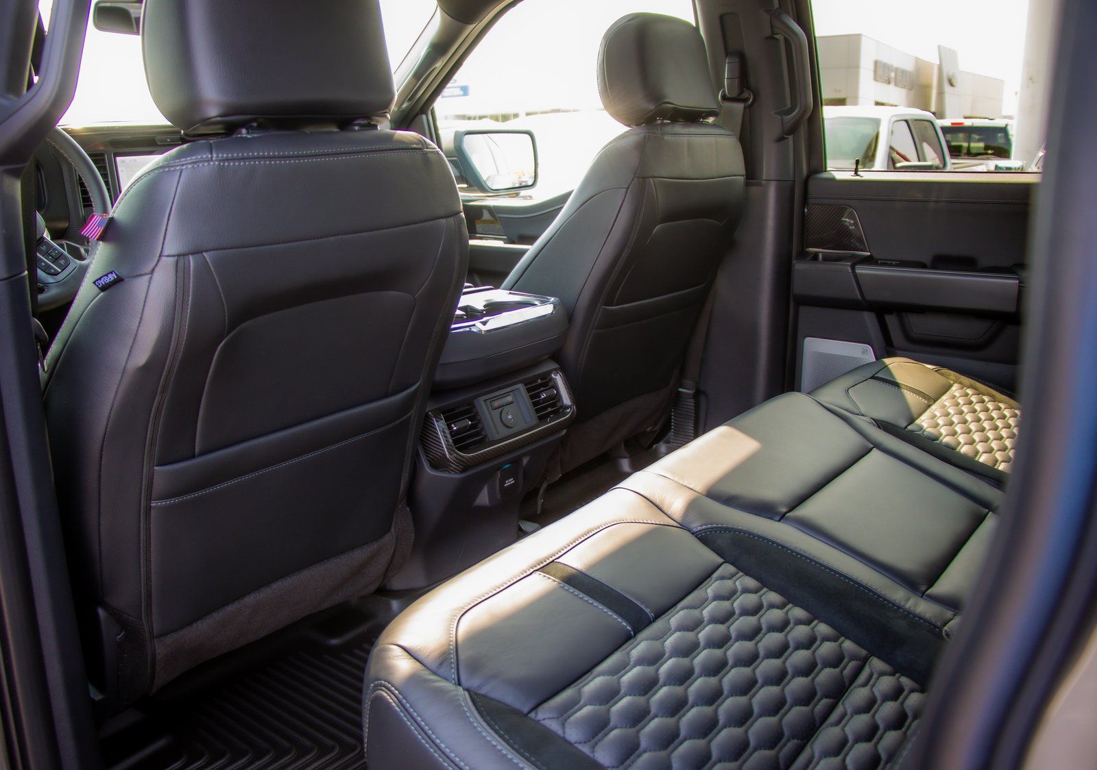 2025 Ford F-150 Lariat - Photo 18