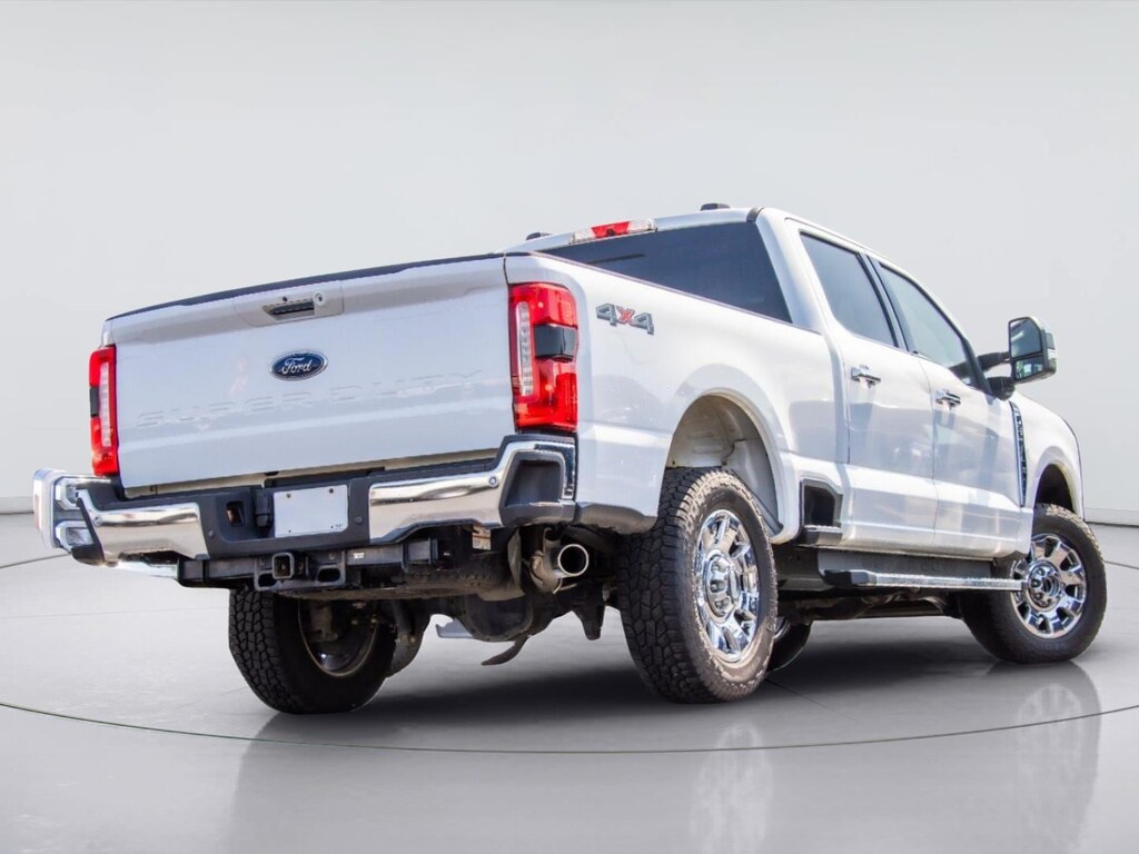 Used 2023 Ford Super Duty F-250 Lariat Truck