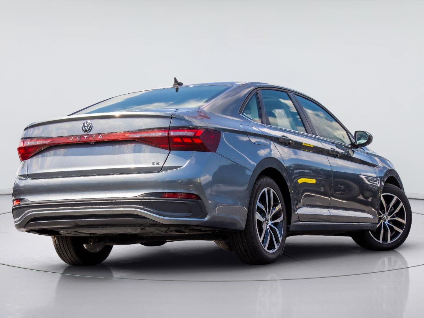 Certified 2025 Volkswagen Jetta SE Sedan