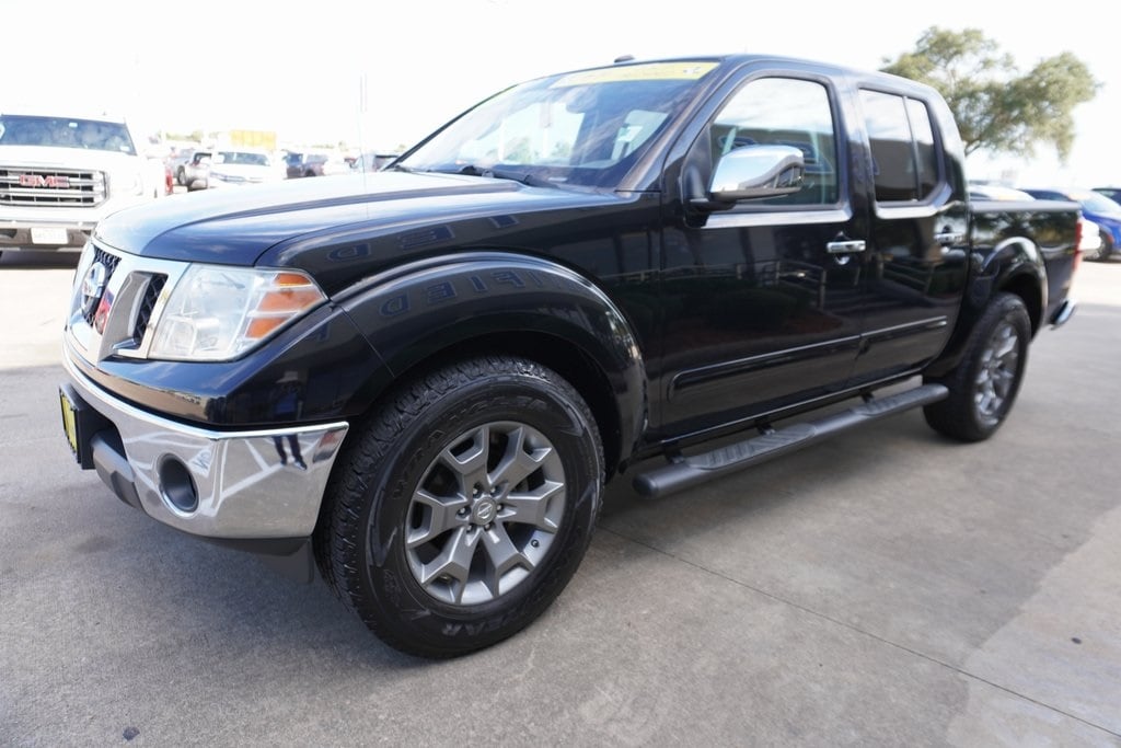 2019 Nissan Frontier SL photo 3