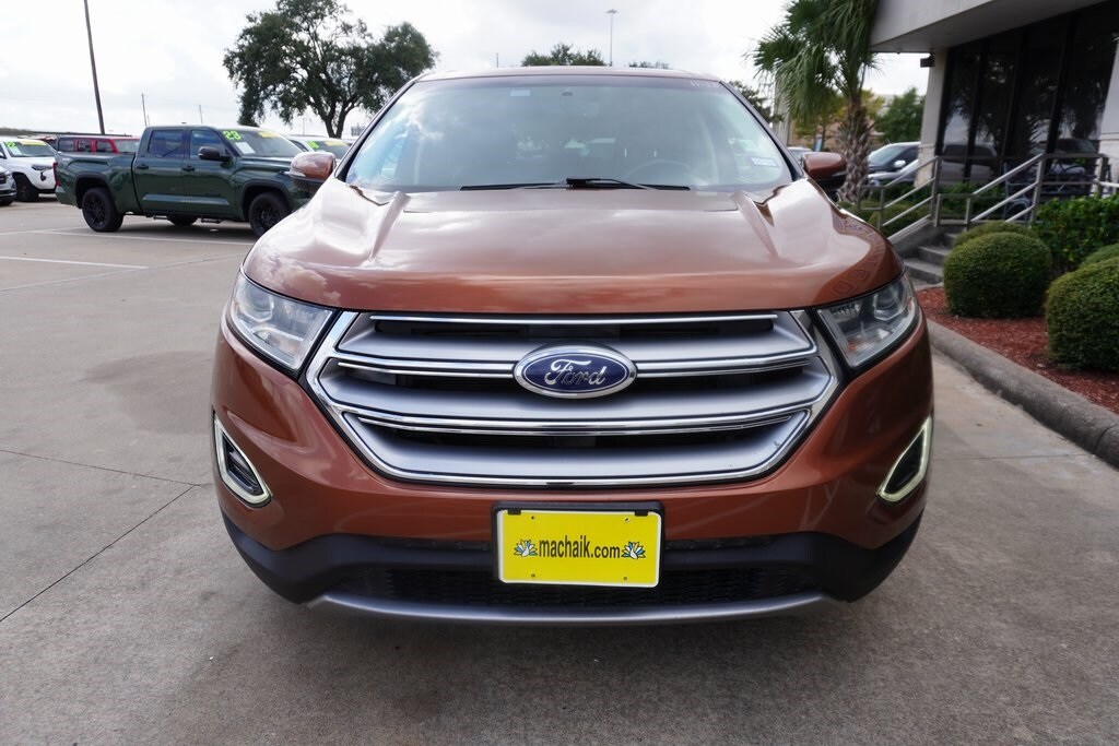 2017 Ford Edge Titanium photo 2