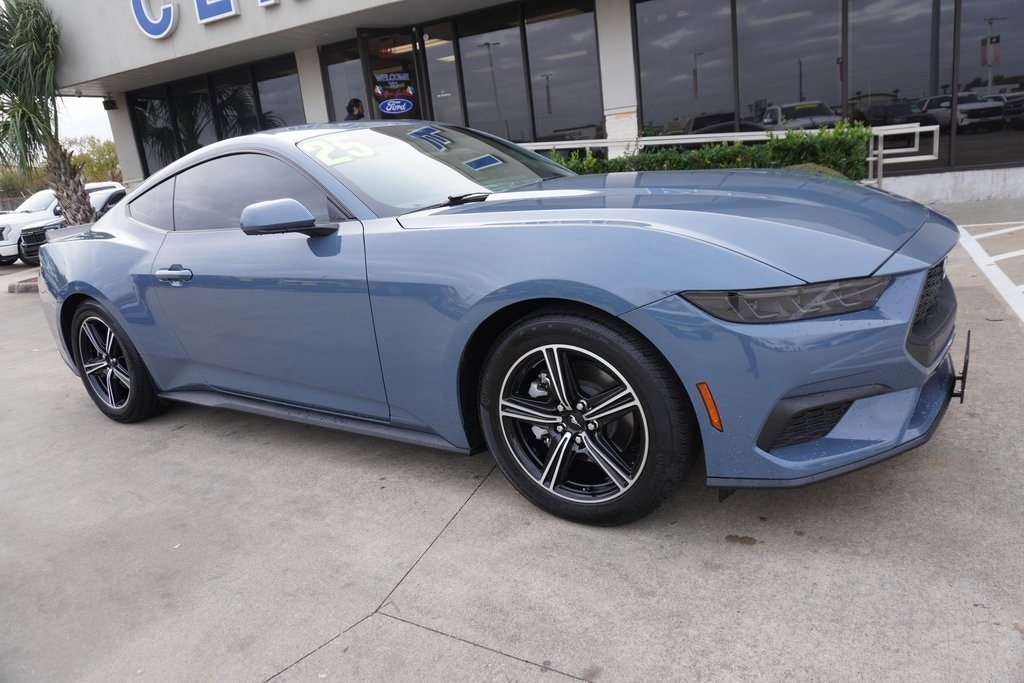 2025 Ford Mustang EcoBoost Premium's photo