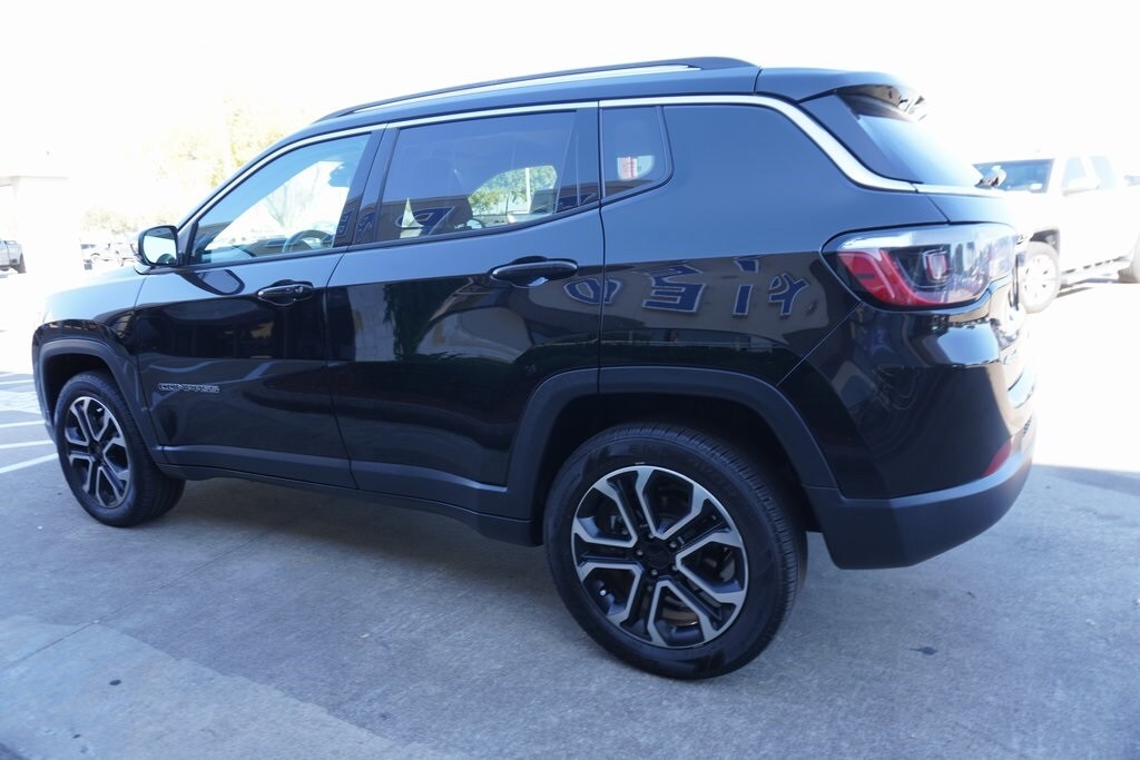 2022 Jeep Compass Limited photo 3