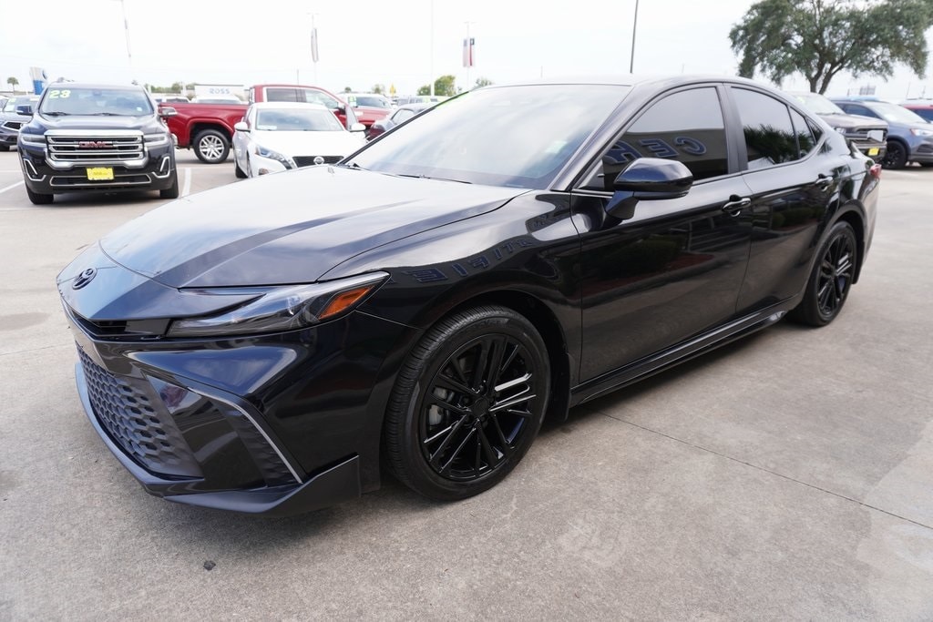 Used 2025 Toyota Camry SE Sedan