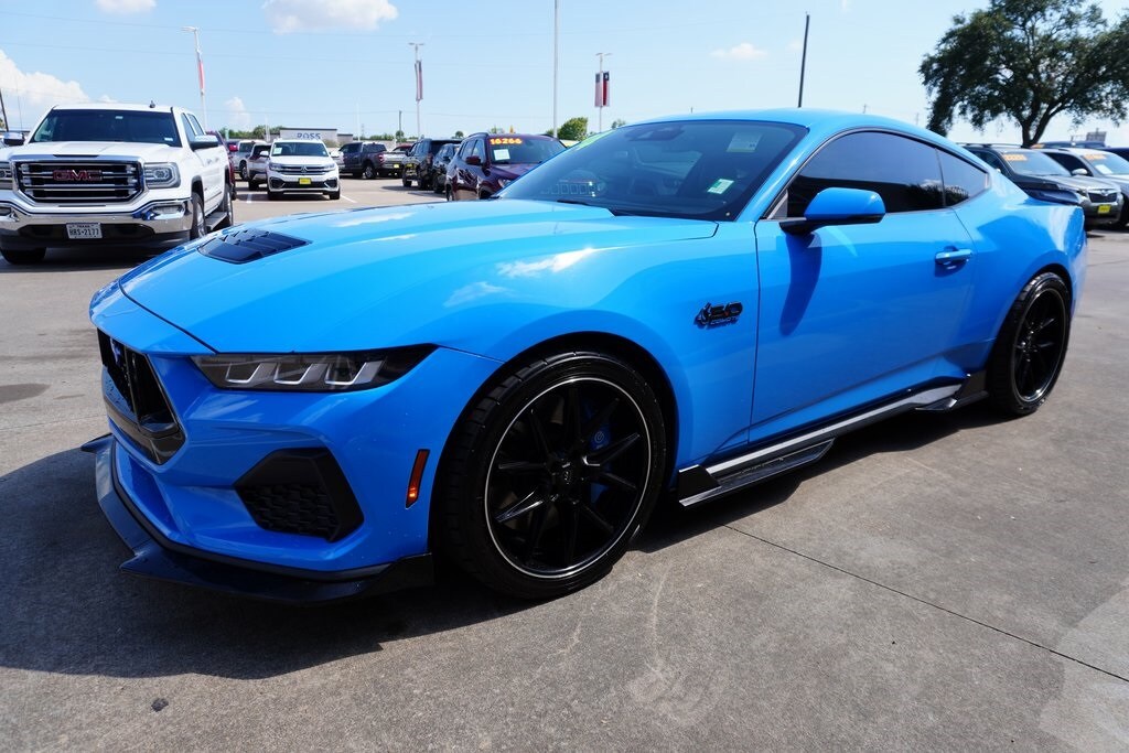 2024 Ford Mustang GT Premium photo 3