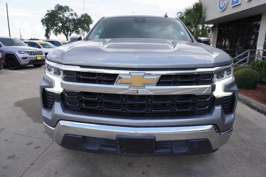 2023 Chevrolet Silverado 1500 LT photo 2