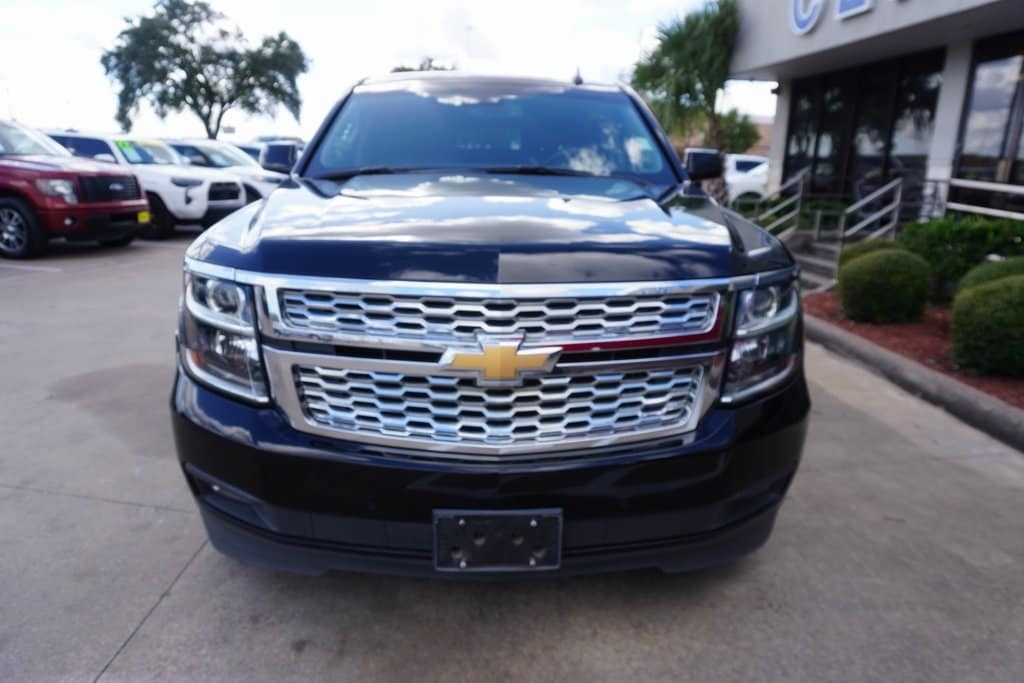 Used 2019 Chevrolet Suburban LT with VIN 1GNSCHKC1KR211283 for sale in Pasadena, TX