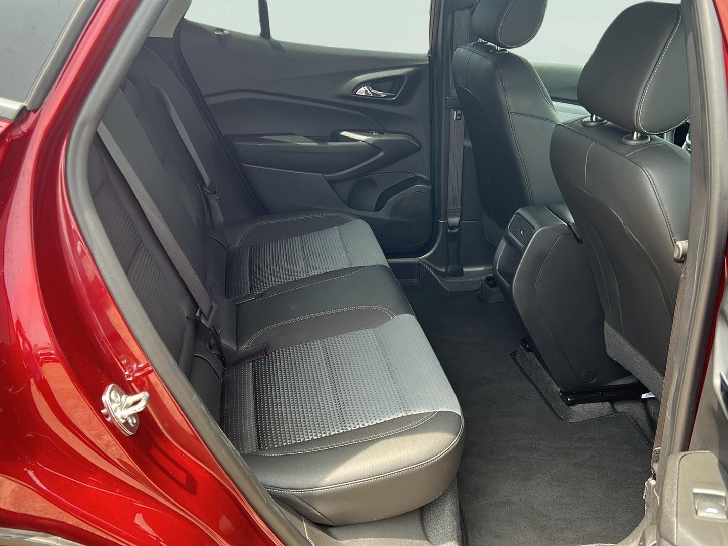 2025 Chevrolet Trax LT - Photo 21