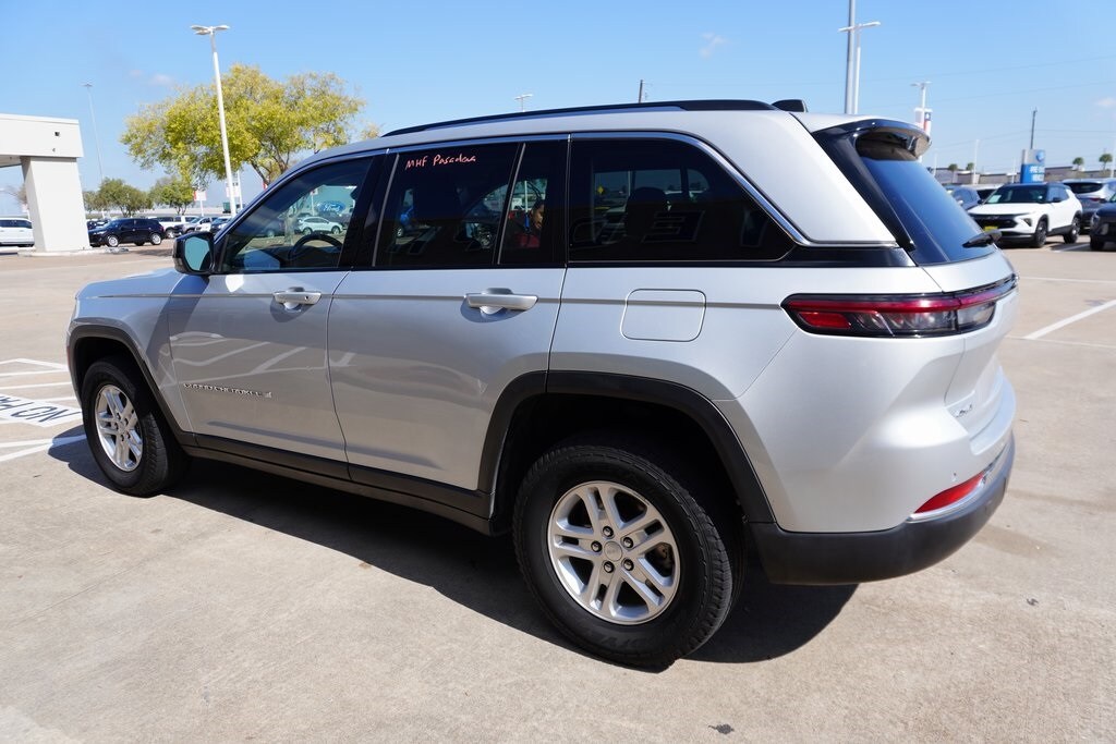 Used 2023 Jeep Grand Cherokee Laredo SUV
