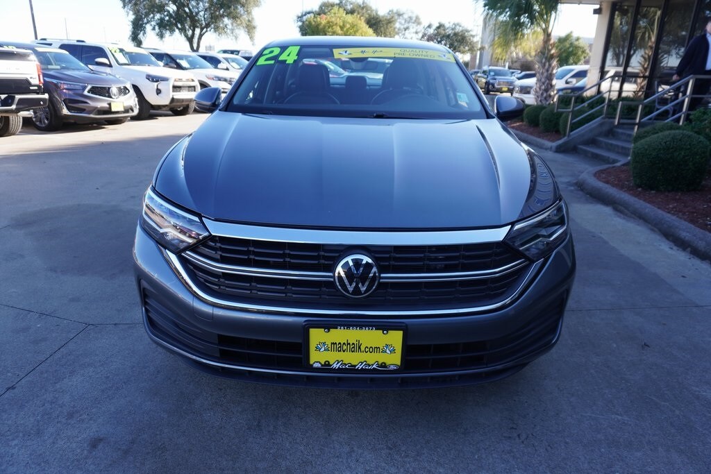 Used 2024 Volkswagen Jetta 1.5T SE Sedan