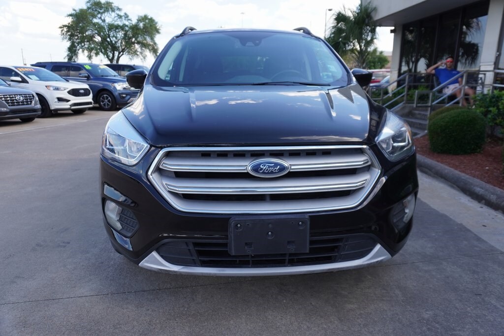 2019 Ford Escape SEL photo 2