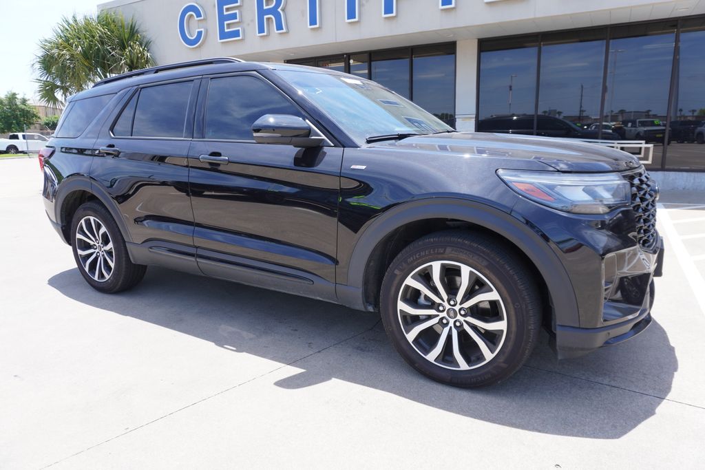 2025 Ford Explorer ST-LINE 4WD (PL535)'s photo