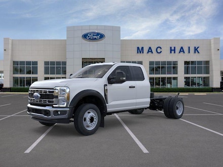 2025 Ford F-450 Chassis F-450 XLT TRUCK