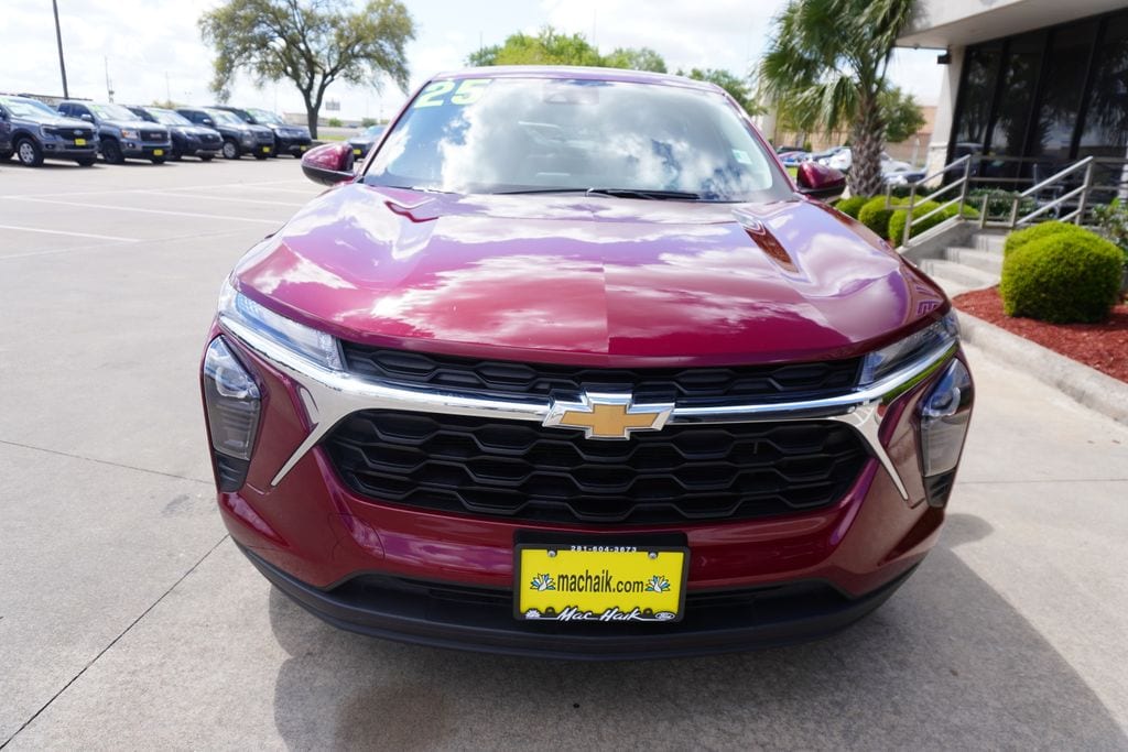 Used 2025 Chevrolet Trax LS with VIN KL77LFEPXSC101818 for sale in Pasadena, TX