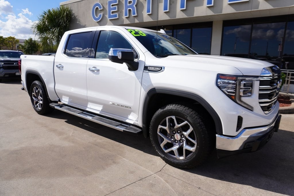 2023 GMC Sierra 1500 SLT's photo