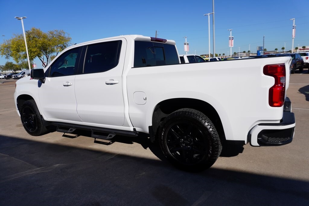 2024 Chevrolet Silverado 1500 RST photo 4